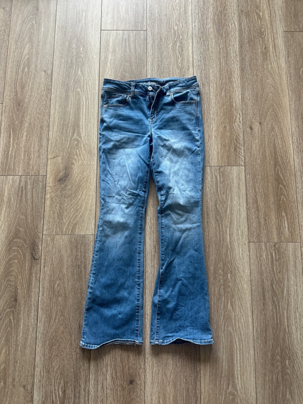 American Eagle Outfitters Mid-rise Women’s Blue Bootcut Jeans